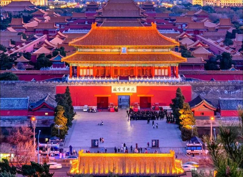 The palace at night, lit up